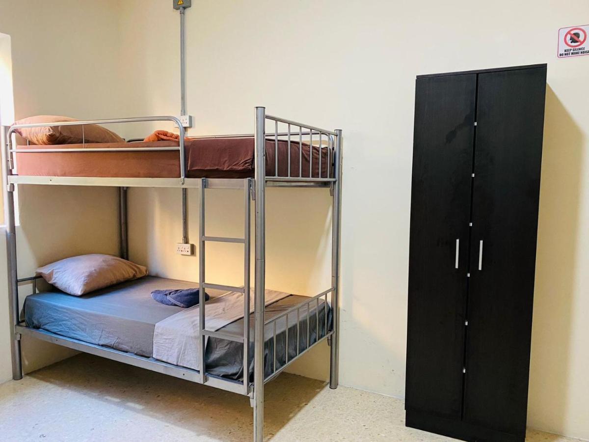 Ommi Hostel Saint Julian's Εξωτερικό φωτογραφία