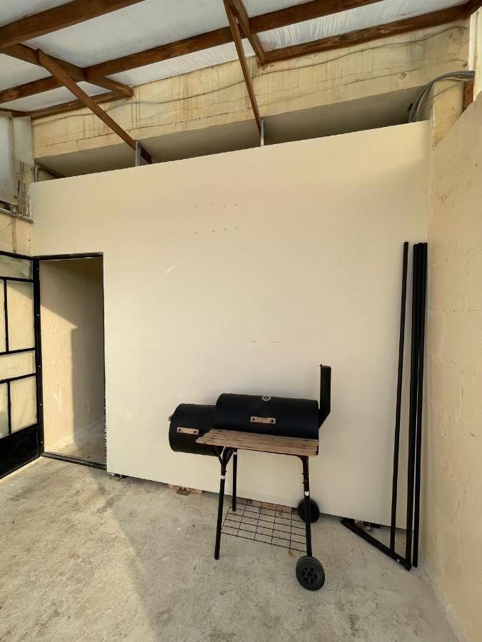 Ommi Hostel Saint Julian's Εξωτερικό φωτογραφία
